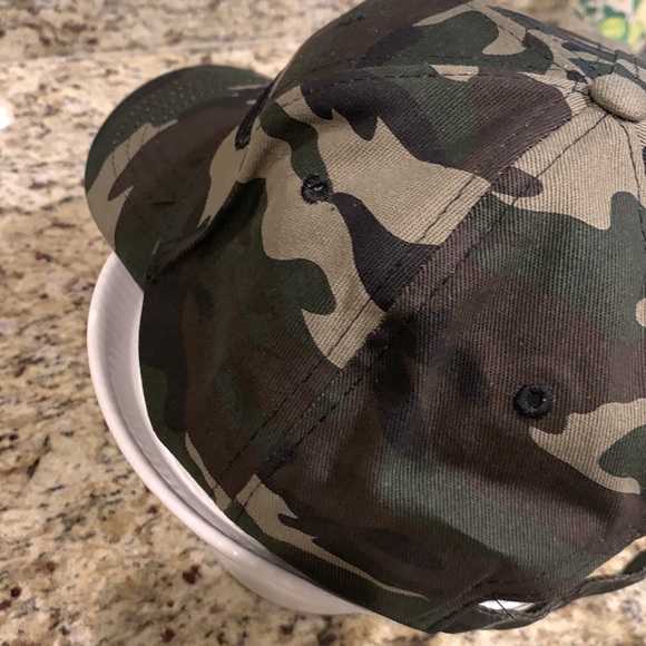 Woman’s Bebe Baseball Camouflage Hat - Picture 9 of 9